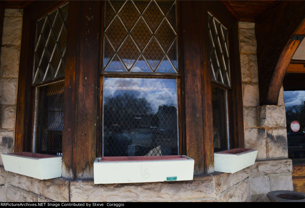 Center and East Windows-Ticket Agents Office